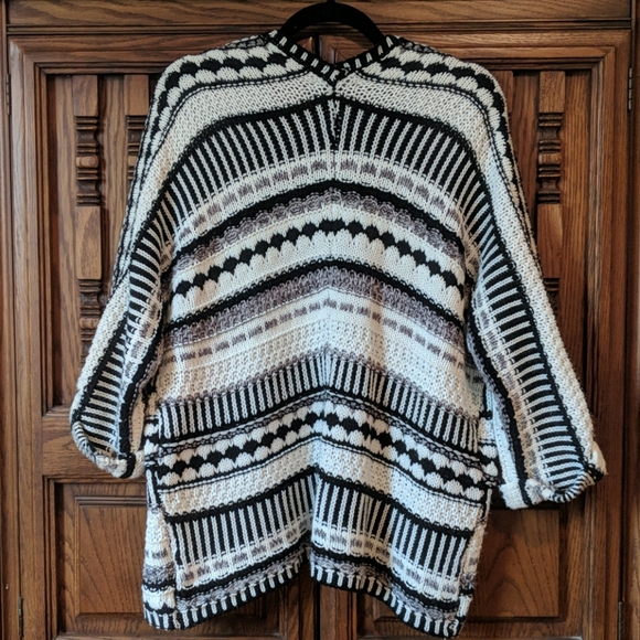 Black & White Knit Cardigan - Picture 5 of 6